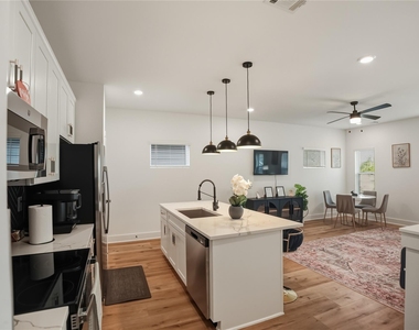 8017 Cora Street - Photo Thumbnail 3