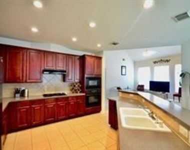 17715 Emerald Garden Lane - Photo Thumbnail 22