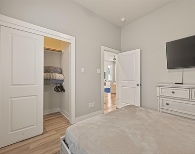 6744 Del Rio Street - Photo Thumbnail 10