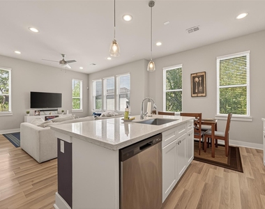 6744 Del Rio Street - Photo Thumbnail 8