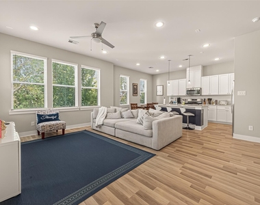 6744 Del Rio Street - Photo Thumbnail 3