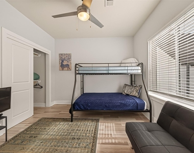 6744 Del Rio Street - Photo Thumbnail 13