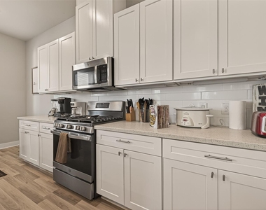 6744 Del Rio Street - Photo Thumbnail 7