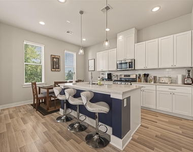 6744 Del Rio Street - Photo Thumbnail 6