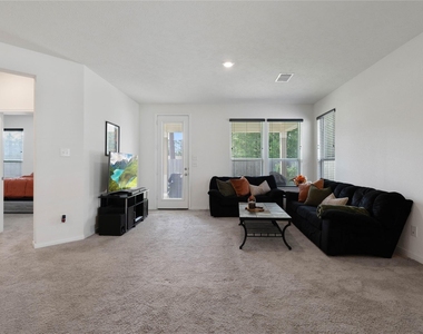 4007 Mossy Banks Lane - Photo Thumbnail 7