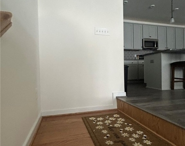 12109 Oxford Landing Drive - Photo Thumbnail 2