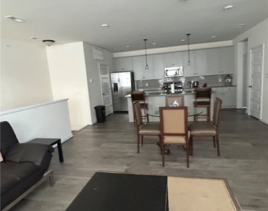 12109 Oxford Landing Drive - Photo Thumbnail 6