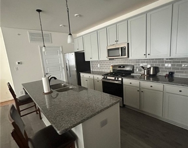 12109 Oxford Landing Drive - Photo Thumbnail 16