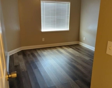 1503 Sw 48th Terrace - Photo Thumbnail 12