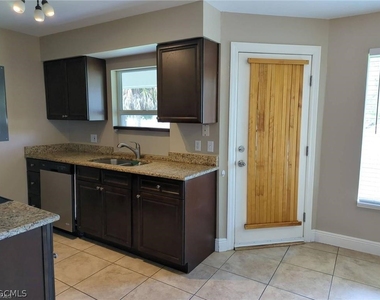 1503 Sw 48th Terrace - Photo Thumbnail 7