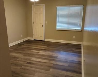 1503 Sw 48th Terrace - Photo Thumbnail 8