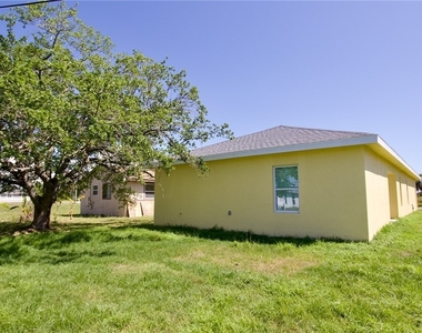 3433 Jeffcott Street - Photo Thumbnail 4