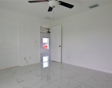 3433 Jeffcott Street - Photo Thumbnail 18