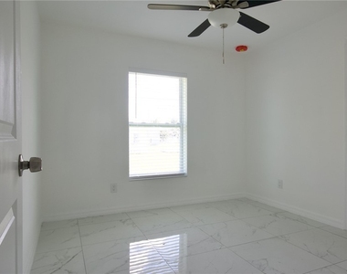 3433 Jeffcott Street - Photo Thumbnail 27