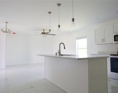 3433 Jeffcott Street - Photo Thumbnail 10