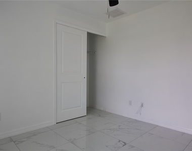 3433 Jeffcott Street - Photo Thumbnail 28