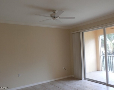 8341 Whiskey Preserve Circle - Photo Thumbnail 7