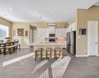 120 Buckeye Drive - Photo Thumbnail 4