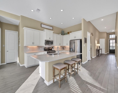 120 Buckeye Drive - Photo Thumbnail 3