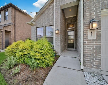 120 Buckeye Drive - Photo Thumbnail 2