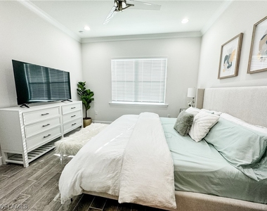 7289 Saona Court - Photo Thumbnail 7