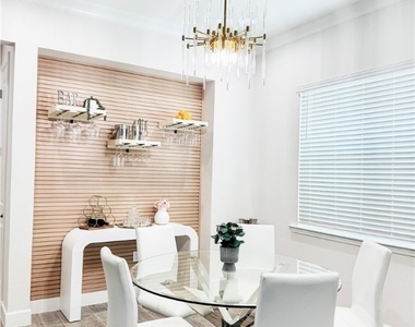 7289 Saona Court - Photo Thumbnail 4