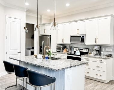 7289 Saona Court - Photo Thumbnail 3