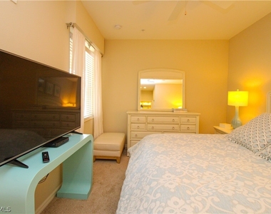 10313 Heritage Bay Boulevard - Photo Thumbnail 13