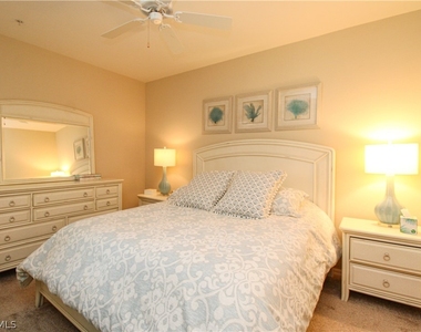 10313 Heritage Bay Boulevard - Photo Thumbnail 14