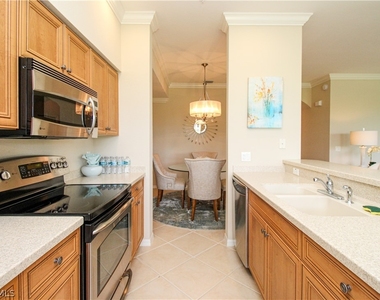 10313 Heritage Bay Boulevard - Photo Thumbnail 32