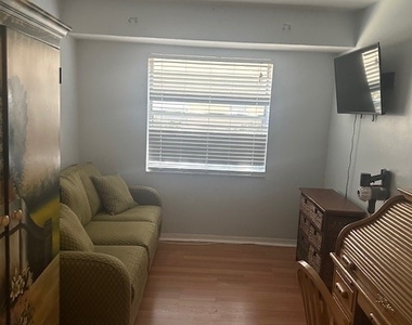 120 Pebble Shores Drive - Photo Thumbnail 5