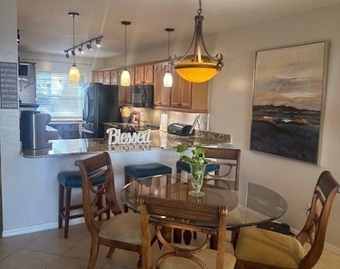 120 Pebble Shores Drive - Photo Thumbnail 8