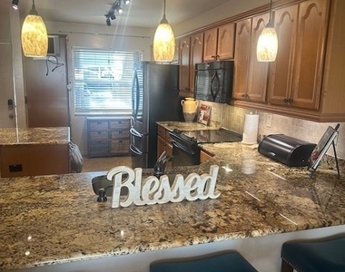 120 Pebble Shores Drive - Photo Thumbnail 9