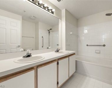 6401 Aragon Way - Photo Thumbnail 14