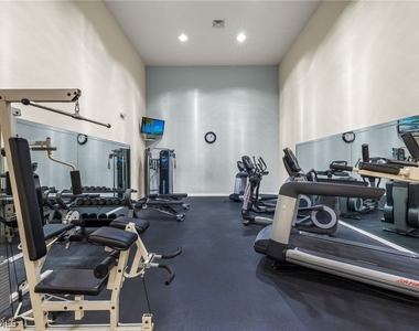 6401 Aragon Way - Photo Thumbnail 25