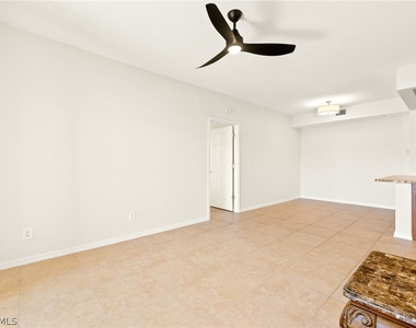 6401 Aragon Way - Photo Thumbnail 5