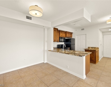 6401 Aragon Way - Photo Thumbnail 6