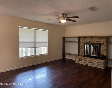 2235 Macedo Road Ne - Photo Thumbnail 4