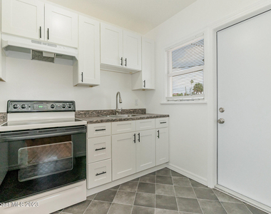 533 E Lincoln Avenue - Photo Thumbnail 10