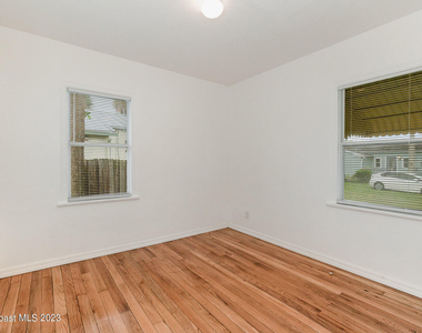 533 E Lincoln Avenue - Photo Thumbnail 15
