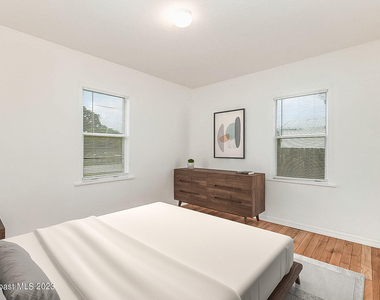 533 E Lincoln Avenue - Photo Thumbnail 12