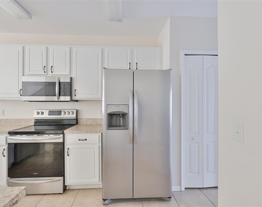 15843 Fishhawk View Drive - Photo Thumbnail 10