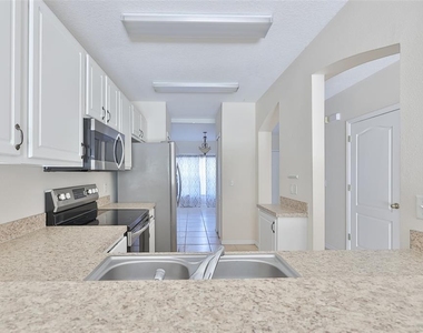15843 Fishhawk View Drive - Photo Thumbnail 11