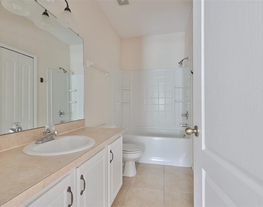 15843 Fishhawk View Drive - Photo Thumbnail 18