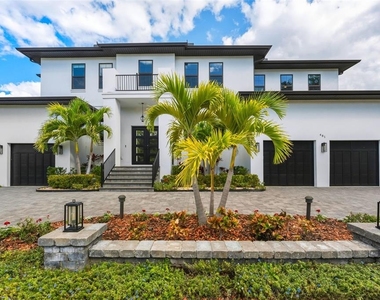 481 W Davis Boulevard - Photo Thumbnail 2