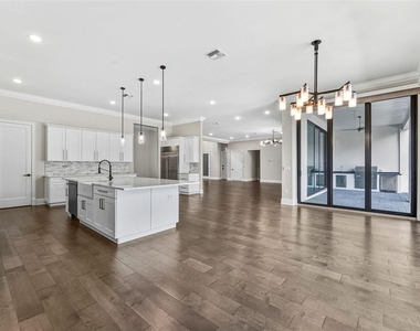 481 W Davis Boulevard - Photo Thumbnail 16