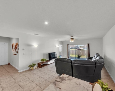 18276 Turning Leaf Circle - Photo Thumbnail 20