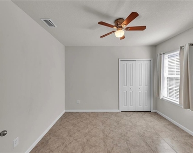 18276 Turning Leaf Circle - Photo Thumbnail 11