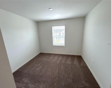 734 Stoney Point Circle - Photo Thumbnail 4