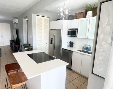 180 Palmas Drive - Photo Thumbnail 3